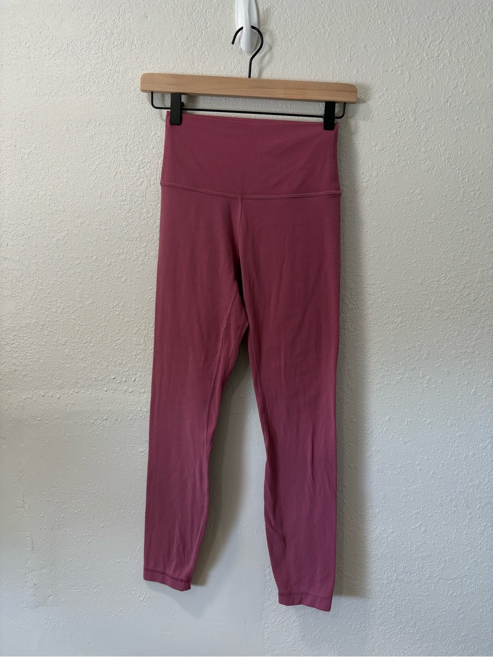 High-Waist Leggings in Mauve Pink